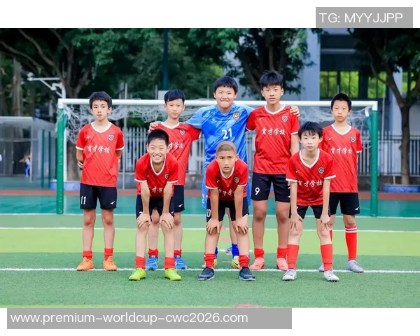 校园足球的多元发展与青少年身心健康的关系探讨